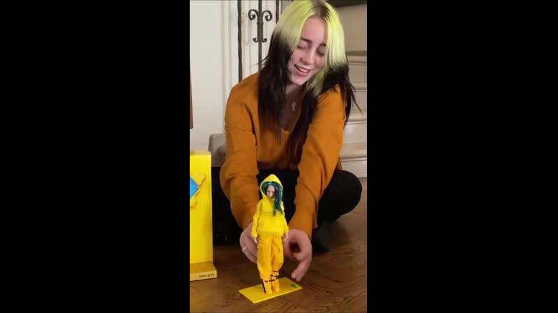 Billie unpacks dolls✨